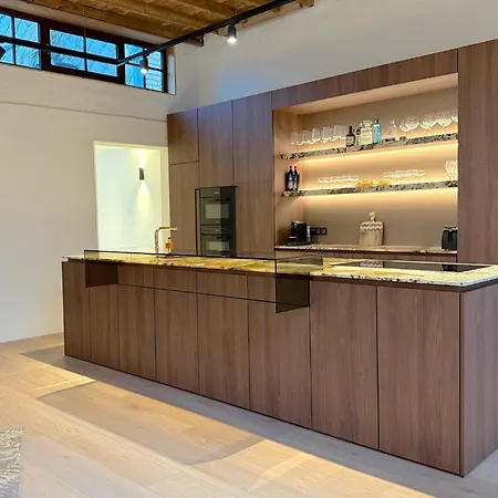 74 - Exceptional Retro Design Loft In The Heart Of קנוקה-הייסט